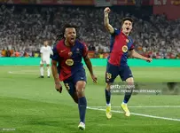 Cơn điên cuối trận của Barcelona Vua đá cúp đã trở l-2.webp