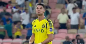 Ronaldo bỏ lỡ khó tin, bị loại ở Cúp C1 châu Á: CR7 như muốn khóc