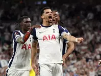 Tottenham đặt một chân vào chung kết Europa League-2.webp