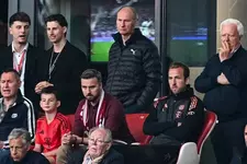 Bi hài Kane ăn mừng hụt với Bayern dù được đặc cách, khi nào có thể nâng cúp Bundesliga?