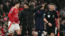 Maguire hồi sinh mạnh mẽ ở MU từ ngôi sao suýt bị đuổi đi đến biệt danh Harrydinho-2.webp