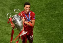 NÓNG Arnold xác nhận rời Liverpool chuẩn bị gia nhập Real Madrid-3.webp