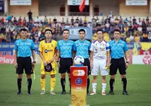 HLV của Hà Nội FC chỉ trích trọng tài VLeague quên luật-2.webp