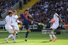 Barcelona mất phạt đền tranh cãi, suýt toang chiến thắng trước Real Madrid